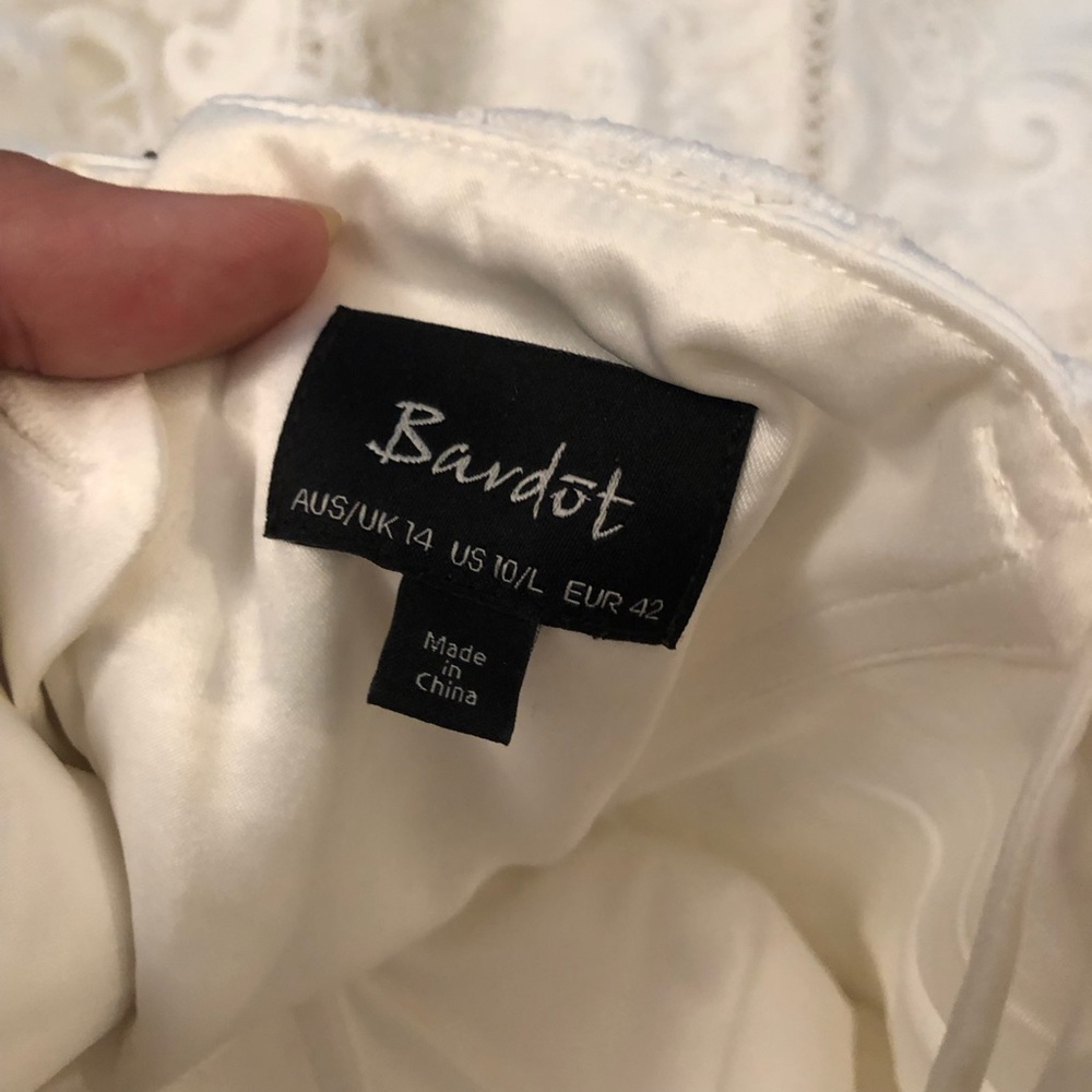 Bardot Lace Eyelet Embroidered Floral Sweetheart Tiered Hem White Dress size 10 - Picture 10 of 16